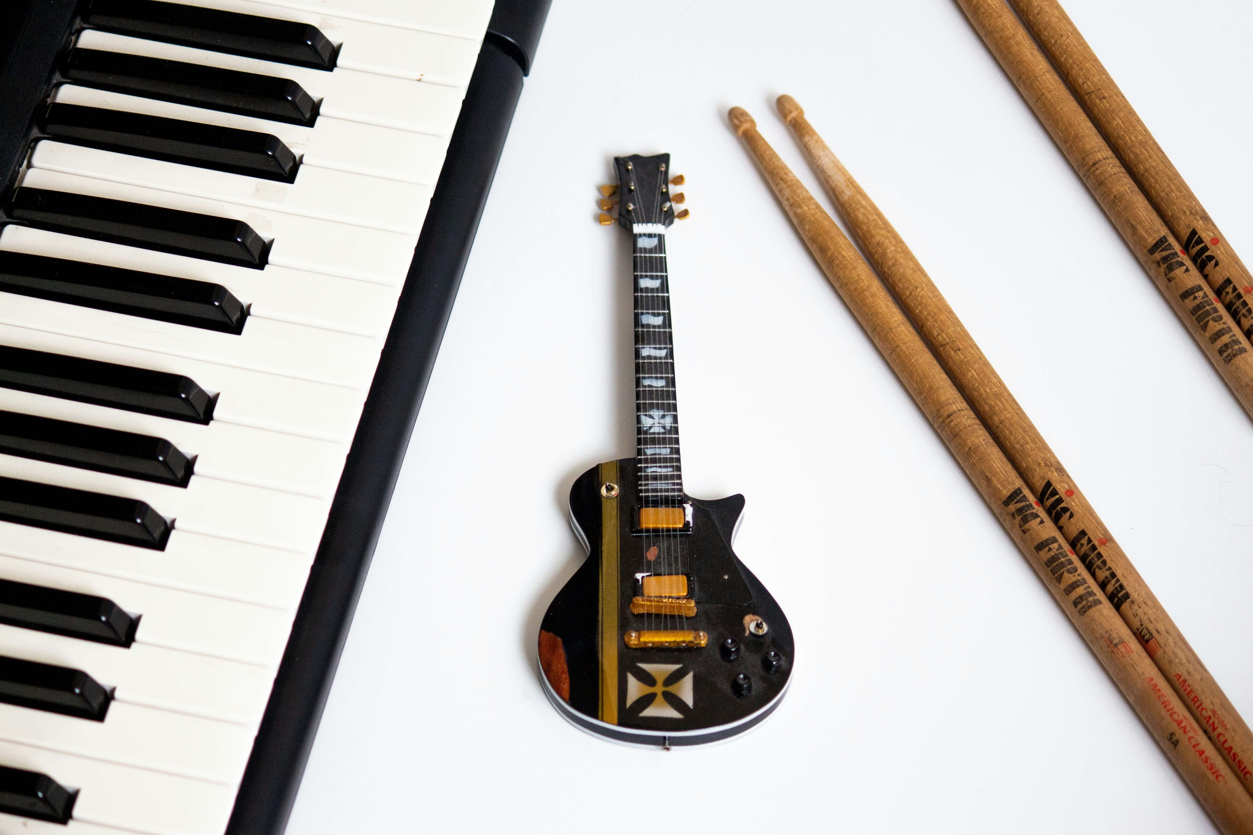 Pianos and keyboards