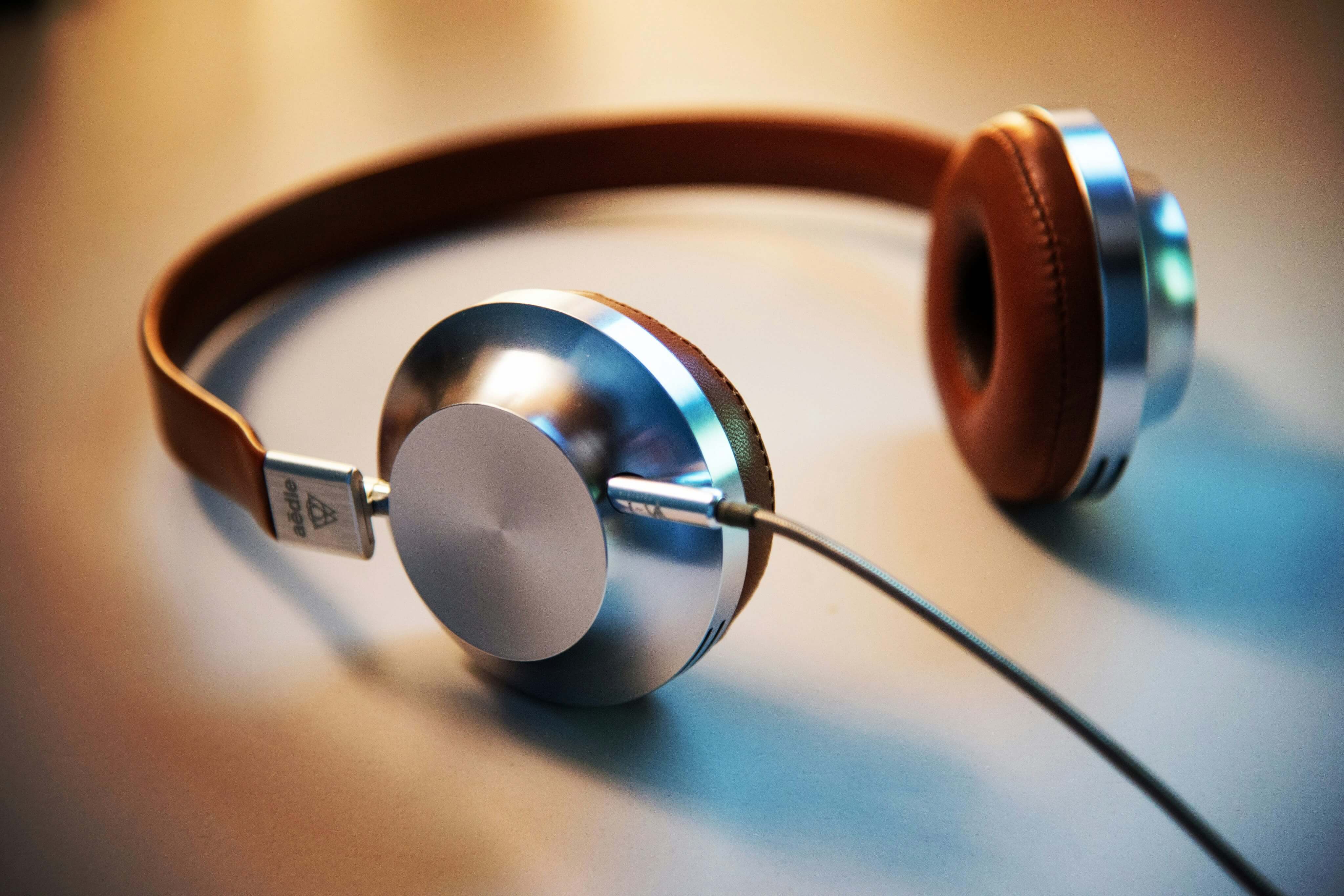Headphones and recording equipment